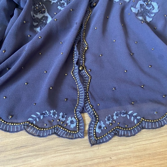 Beautiful beaded and embroidered soft surroundings shall - Picture 3 of 5